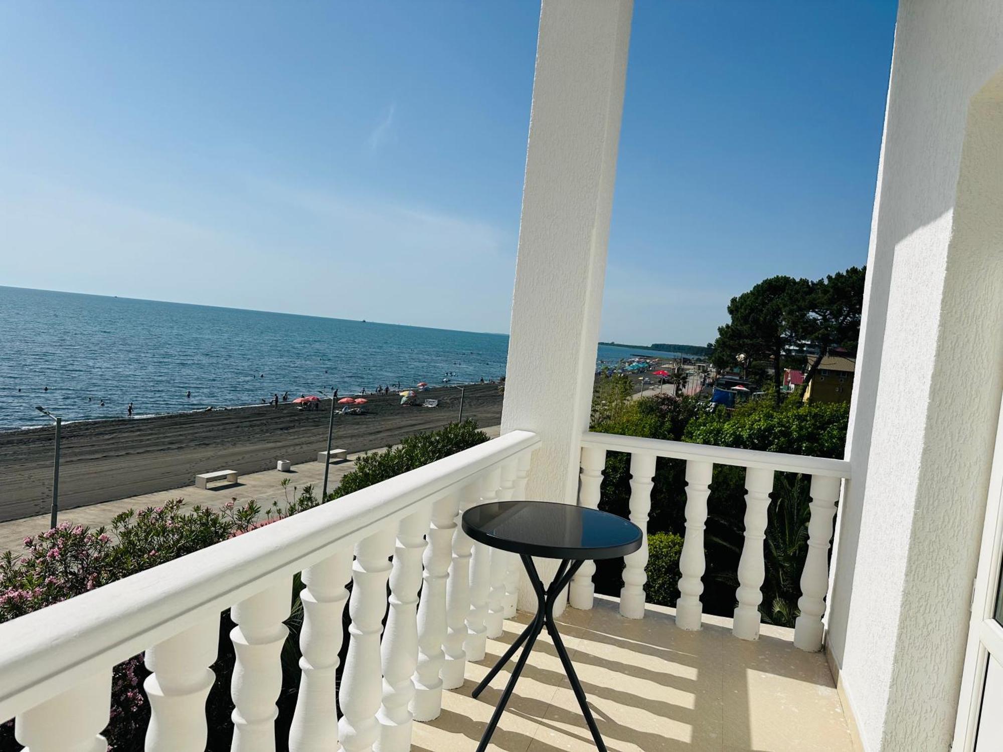 Claude Monet Beach Hotel ウレキ エクステリア 写真