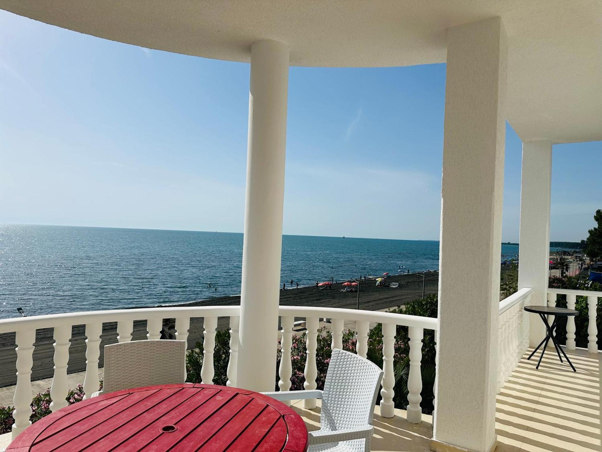 Claude Monet Beach Hotel ウレキ エクステリア 写真